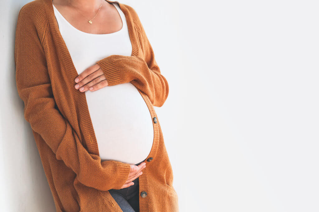 Pros and Cons of Becoming a Surrogate Mother